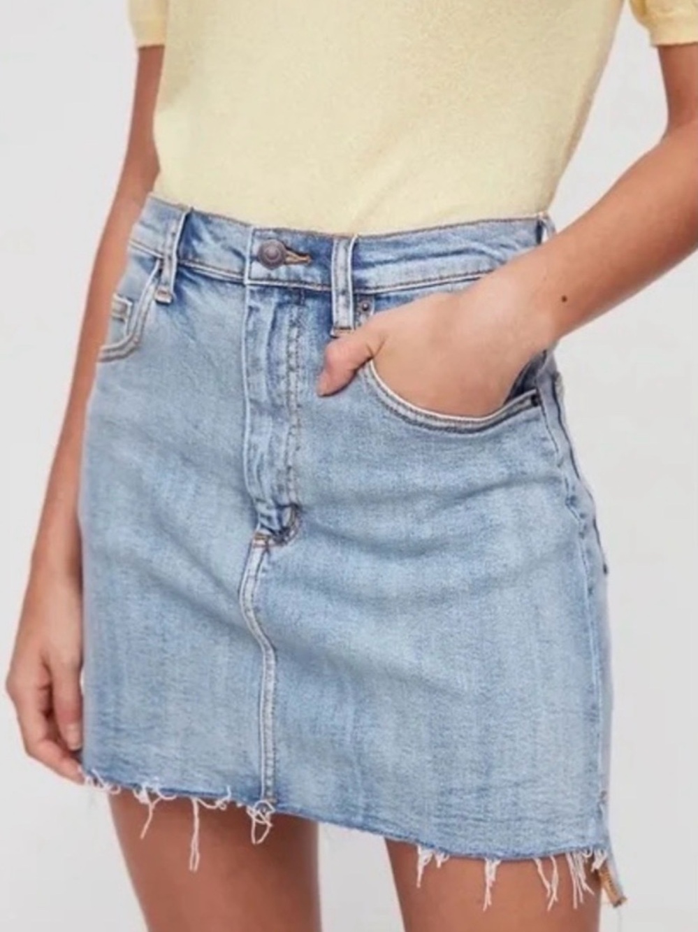 Aritzia Wilfred Free Tanit Denim Mini Skirt Blue Sz 4 Raw Hem Minimalist Casual